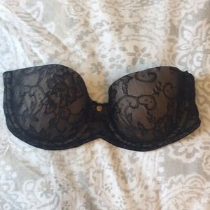 Black lace strapless bra